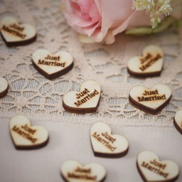 Picture of Heart Wood Confetti "Just Married"
