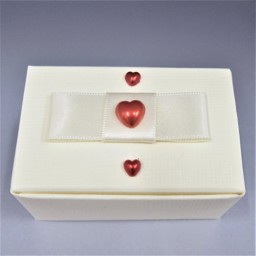 Picture of Chocolate Dragees Pearlised Heart Favour Kit