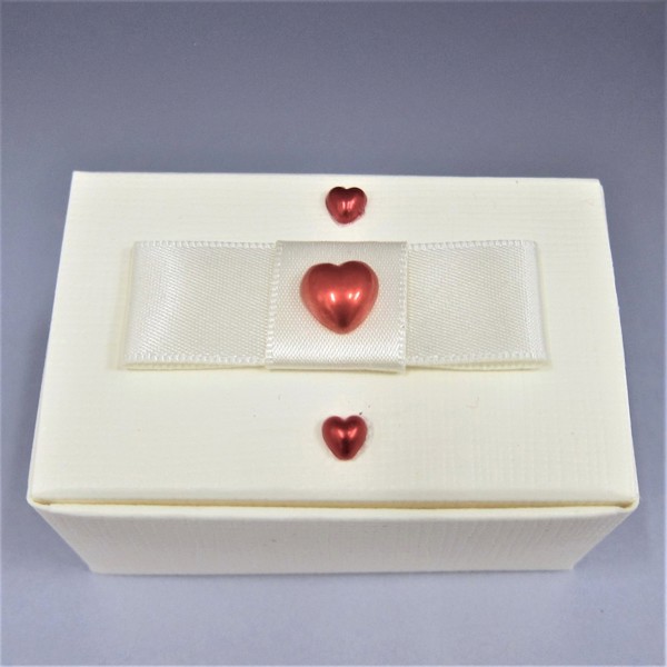 Picture of Chocolate Dragees Pearlised Heart Favour Kit