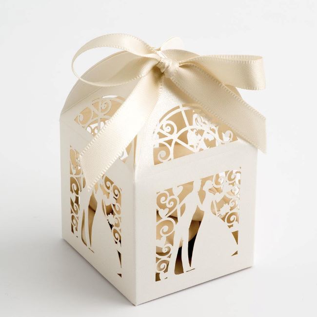 Show wedding favour boxes