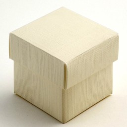 Picture of Ivory Silk Favour Box
