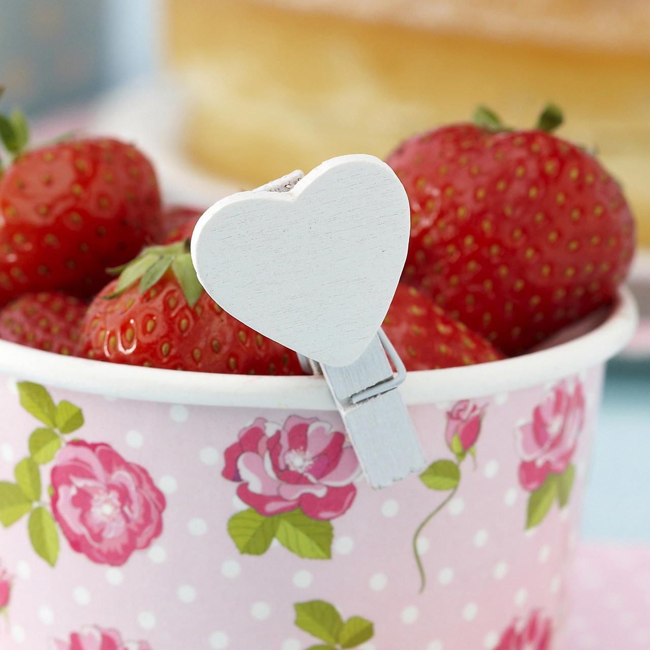 Picture of White Wooden Heart Pegs - Vintage Rose