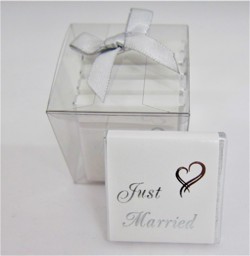 Picture of VEGAN Just Married Favour Box