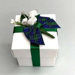 Picture of Green Tartan Sparkle Box & Lid Favour