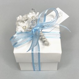 Picture of Blue Sparkle White Linen Square Box Favour