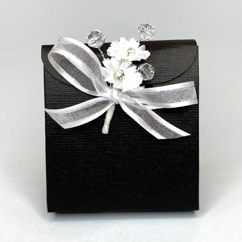 Picture of Black & White Sacchetto Favour