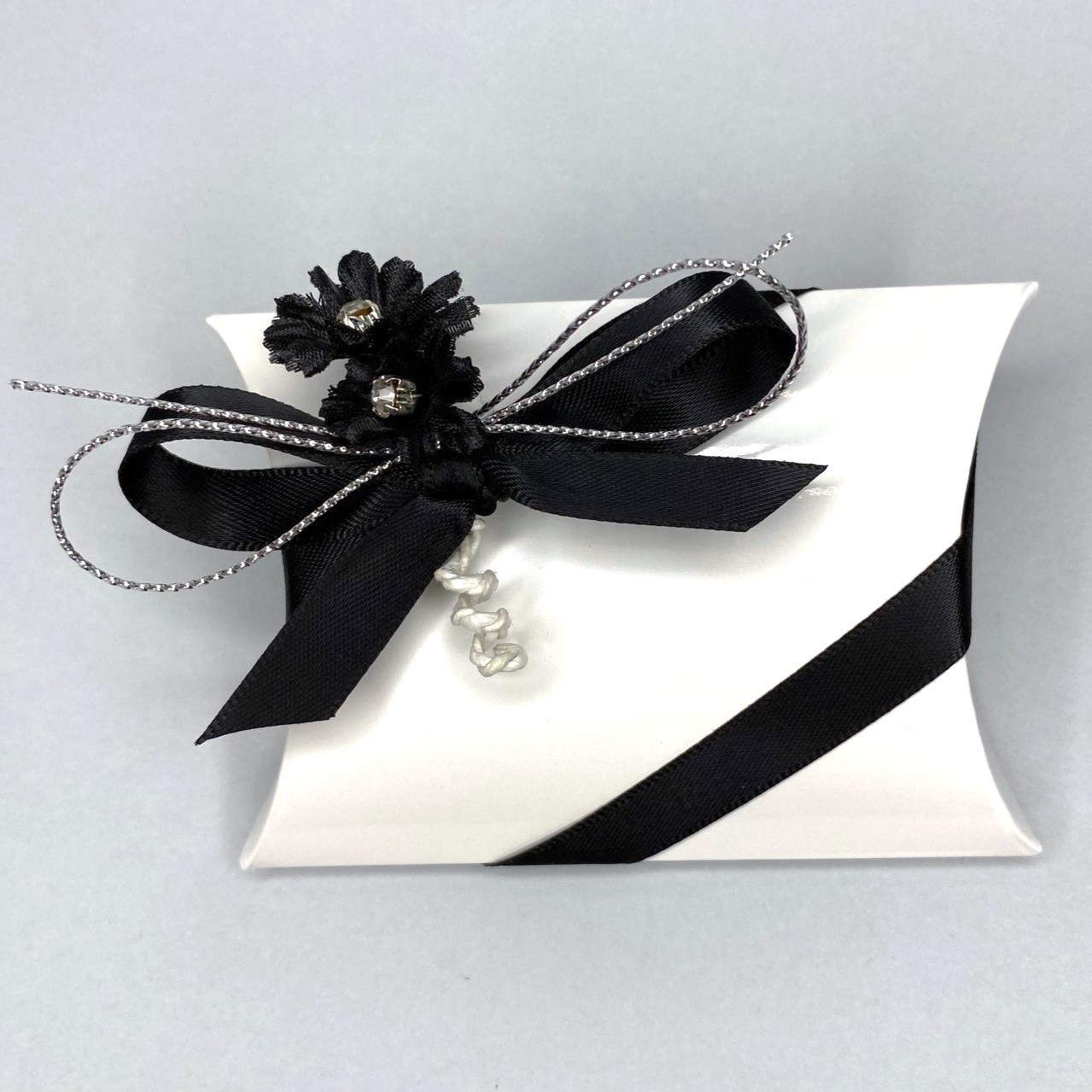 Picture of Gloss White & Black Pillow Favour