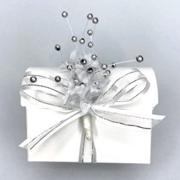 Show products in category White Linen Favours Picture for category White Linen Favours