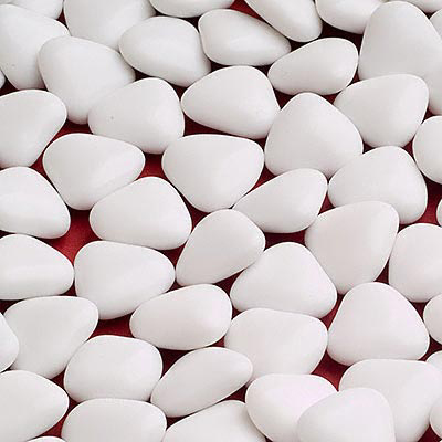 Picture of Vegan White Mini Dragee Hearts 