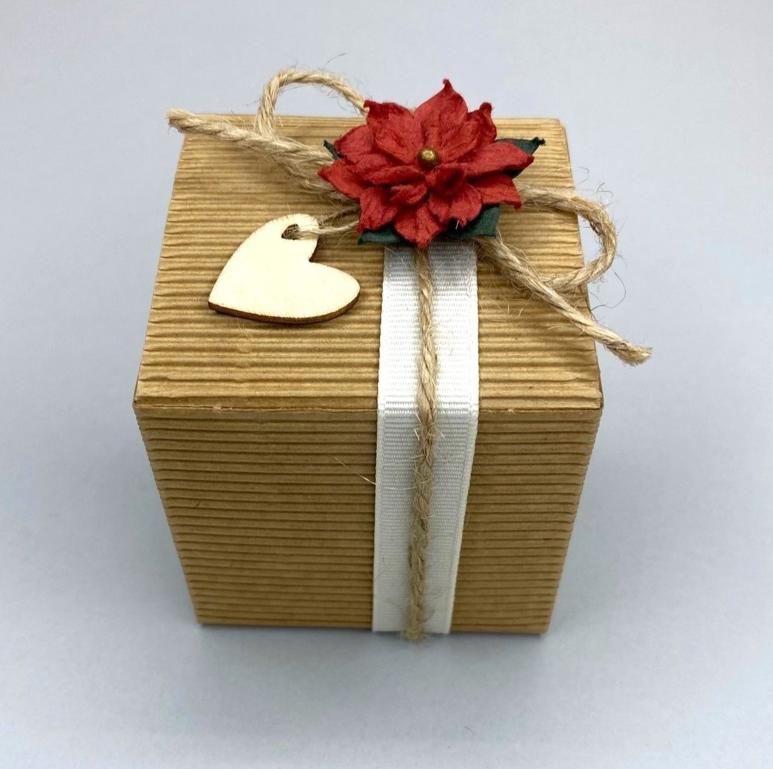 Picture of Christmas Red Poinsettia & Heart Cube Box