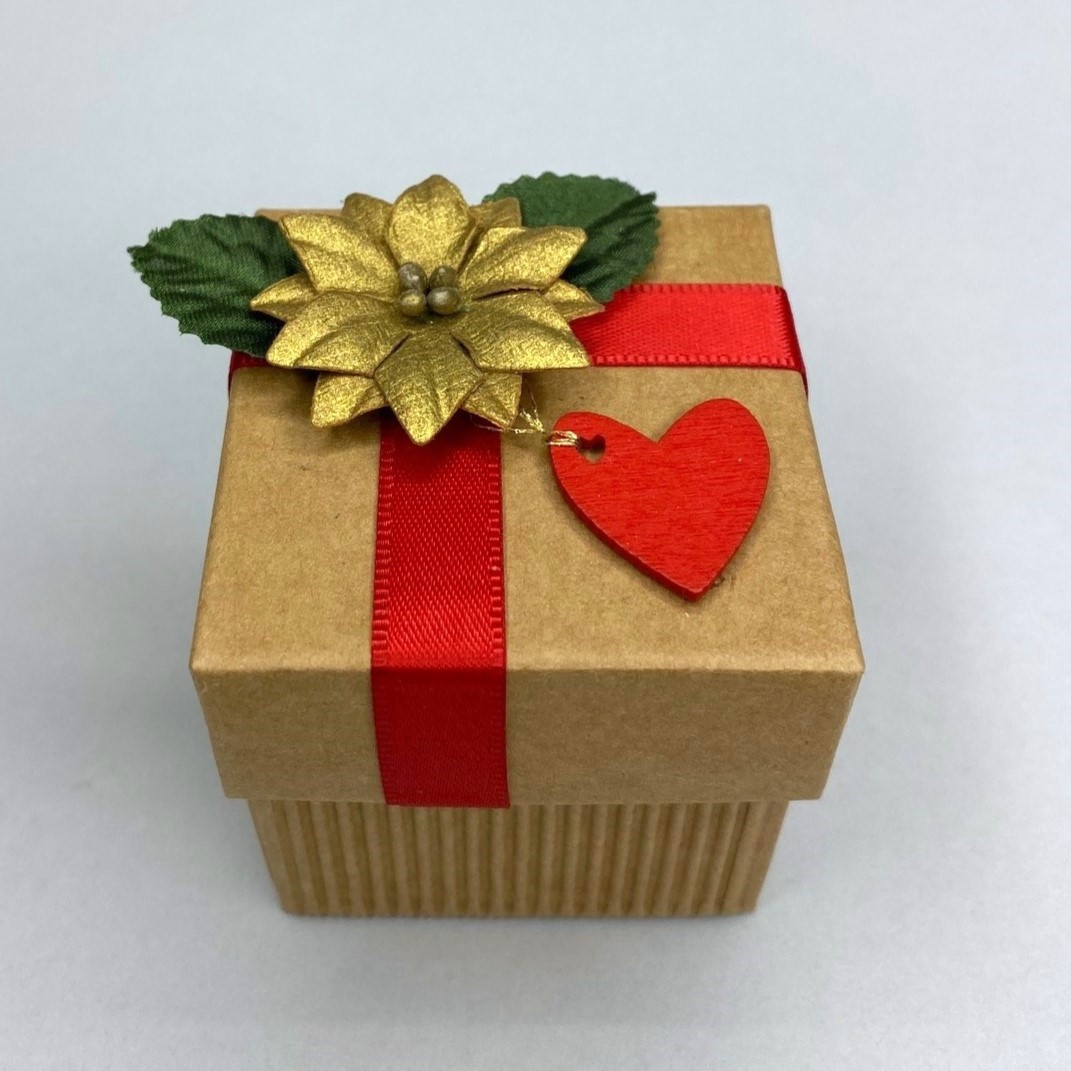 Picture of Christmas Kraft Poinsettia & Heart Box