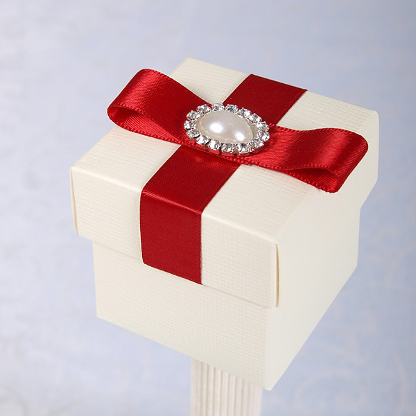 Picture of Luxury Simply Elegant Diamante and Pearl Box and Lid