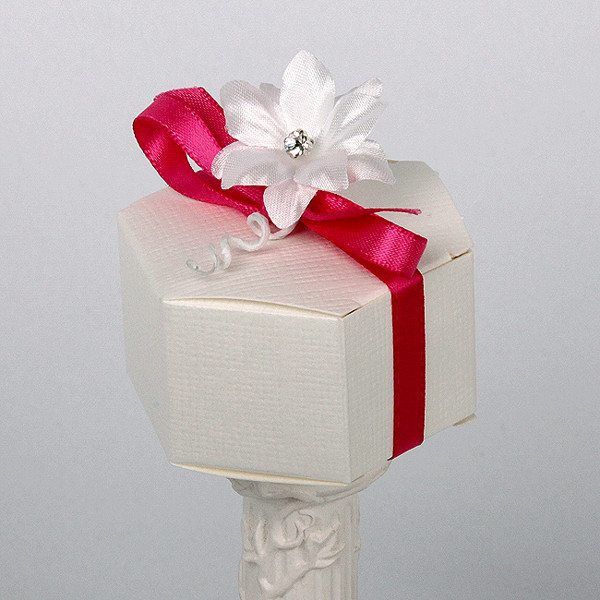 Picture of Silk Bridal White Hexagon Box