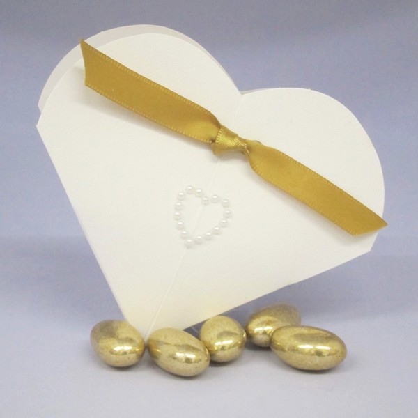 Picture of Gold Almond Heart Box